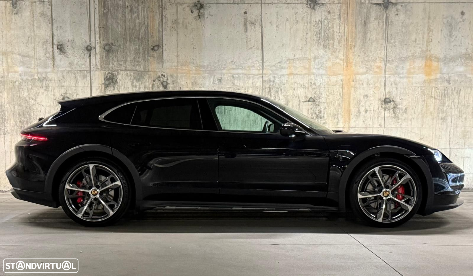 Porsche Taycan Cross Turismo - 5