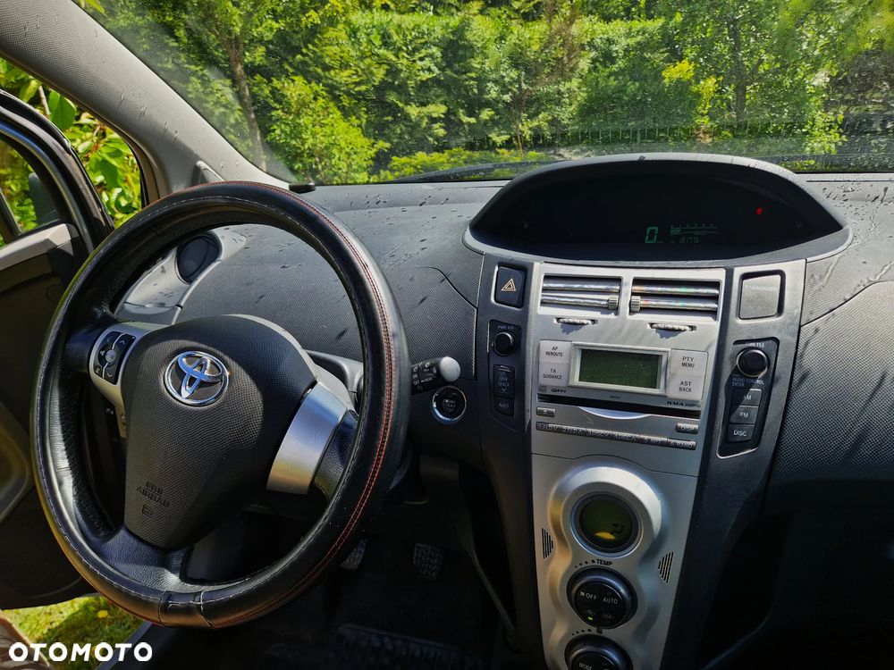 Toyota Yaris 1.3 Luna - 19