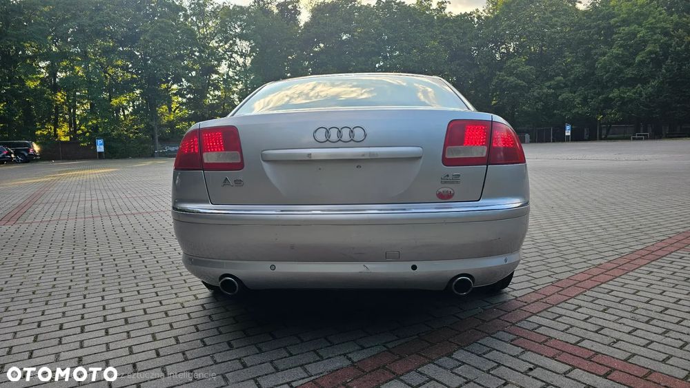 Audi A8 4.2 Quattro - 9
