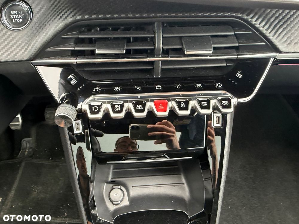Peugeot 208 1.2 PureTech GT S&S - 24