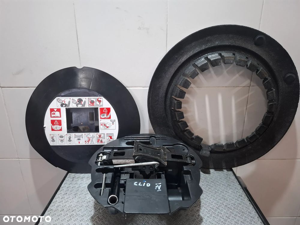Zestaw naprawczy styropian koła zapasowego Renault Clio IV 2019 rok - 1