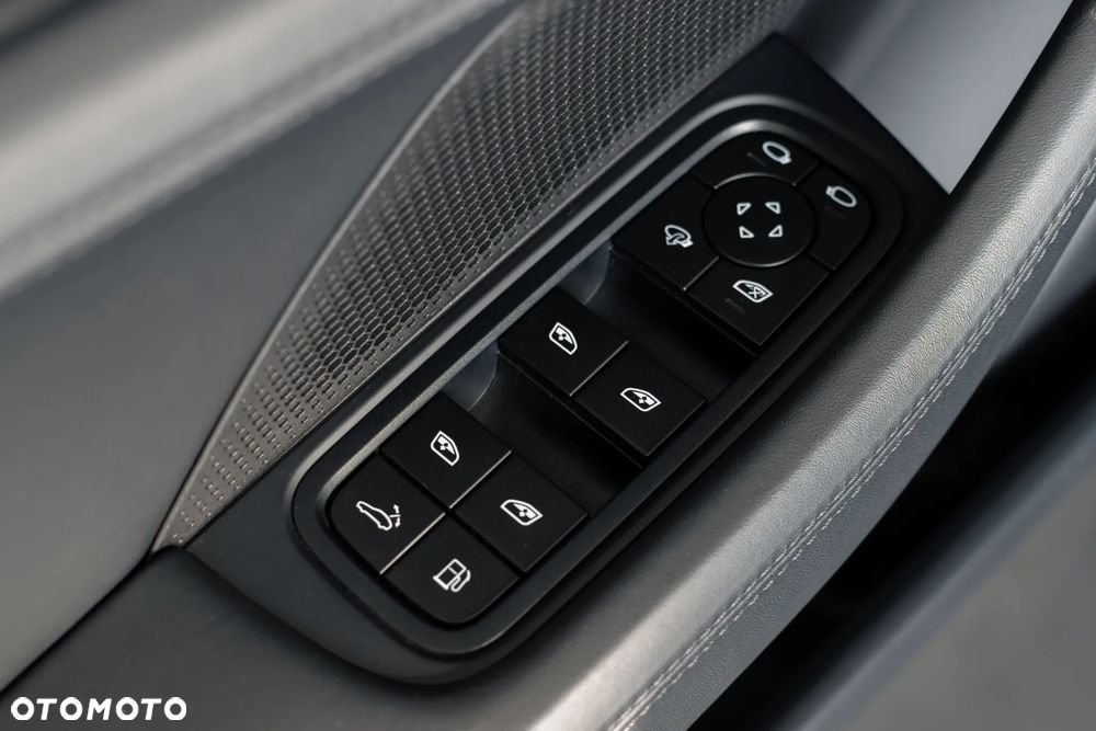 Porsche Panamera 4S E-Hybrid PHEV - 17