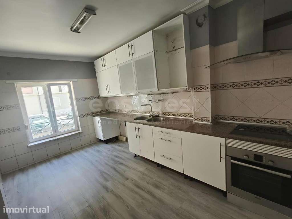 Apartamento T3 na Quinta do Conde com localização privilegiada - Grande imagem: 3/25