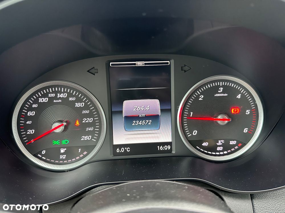 Mercedes-Benz Klasa C 200 (BlueTEC) d Avantgarde - 35