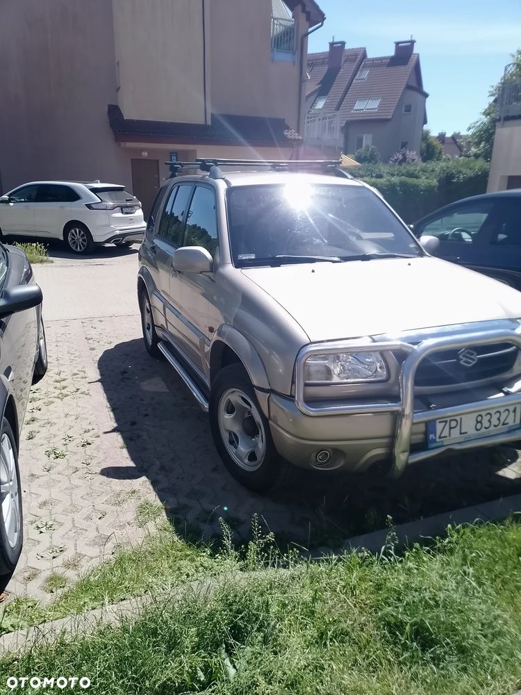 Suzuki Grand Vitara 2.0 - 11