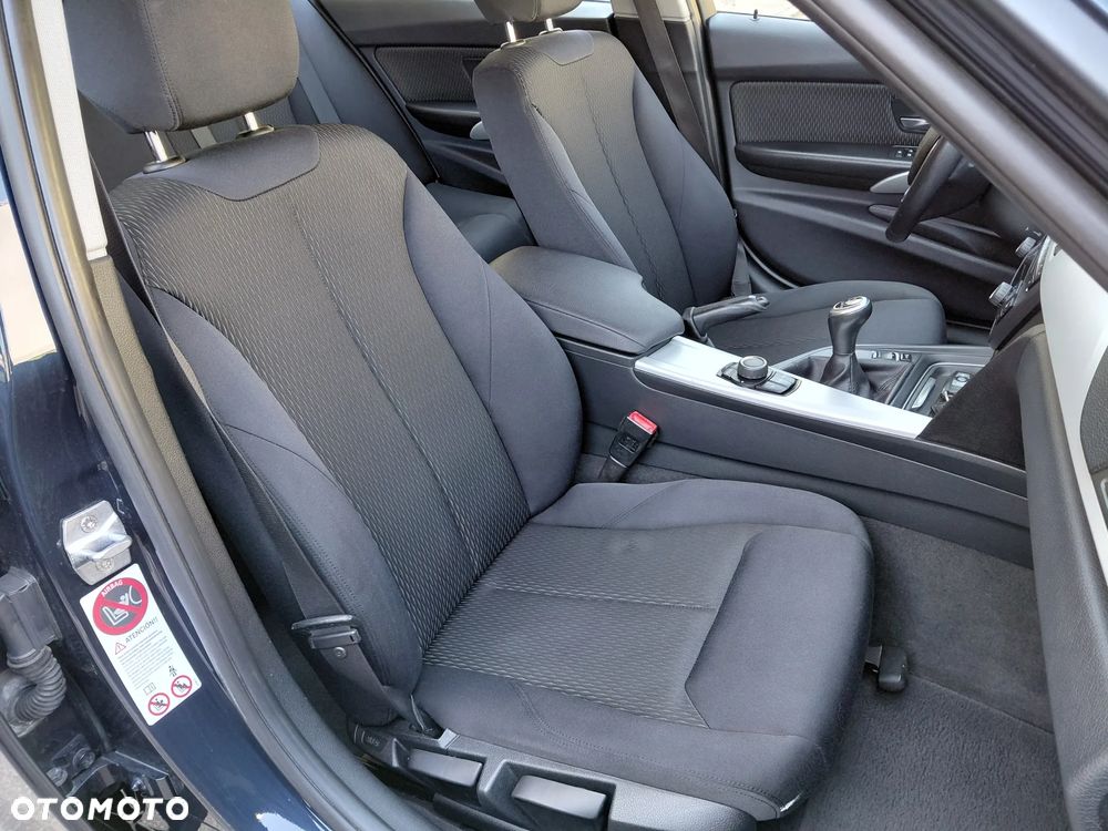 BMW Seria 3 318d Luxury Line EU6 - 9
