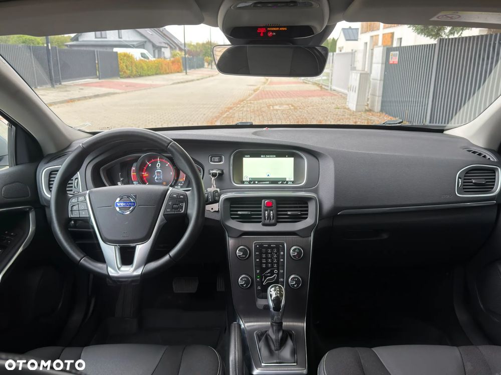 Volvo V40 - 23