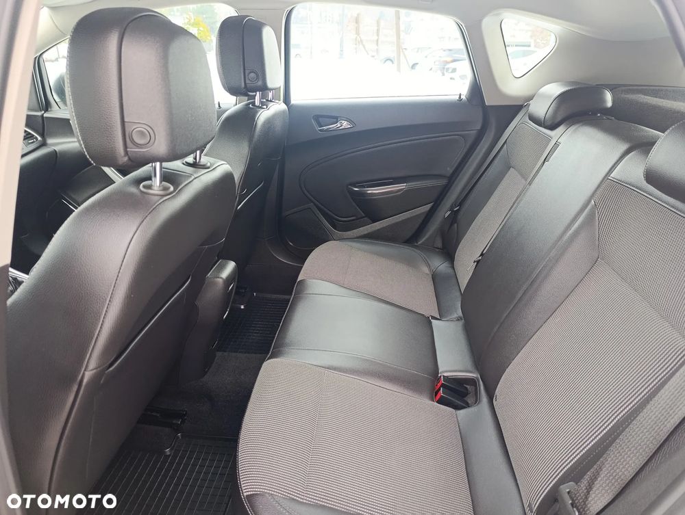 Opel Astra 1.6 Turbo Active - 14