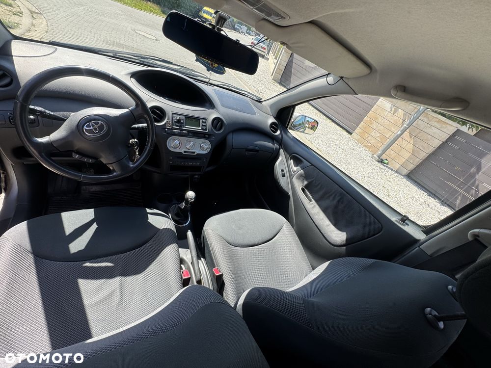 Toyota Yaris - 5