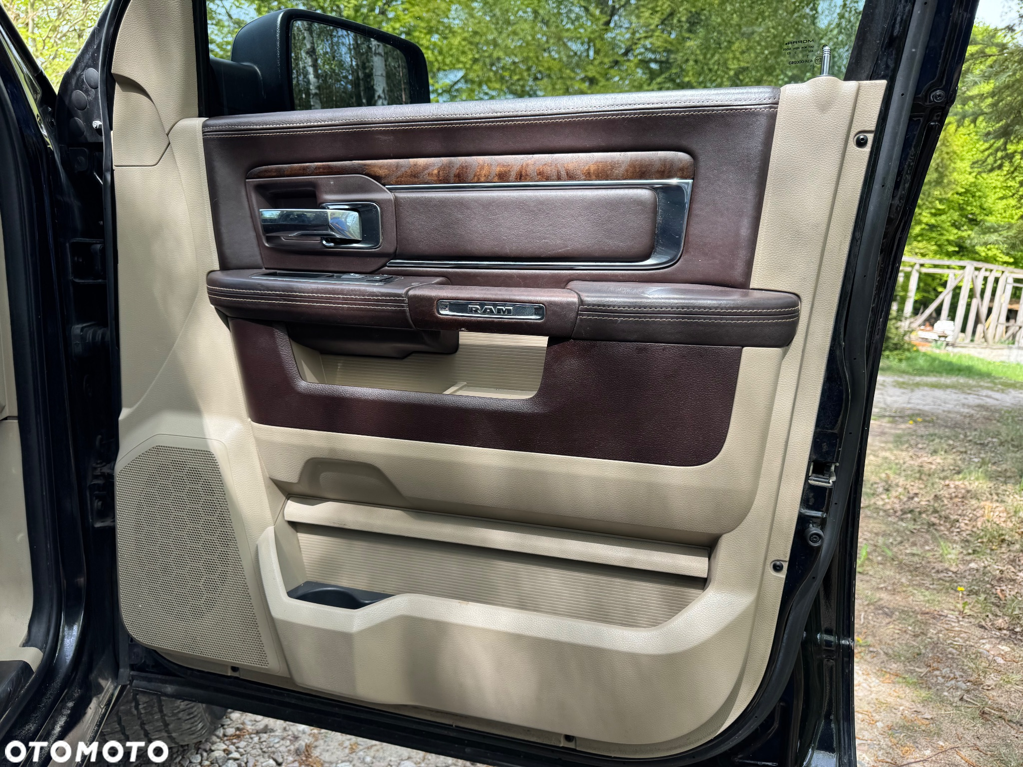 Dodge RAM 1500 5.7 4x4 - 23