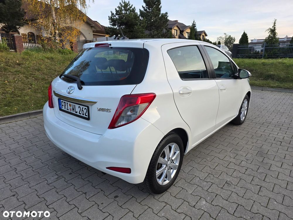 Toyota Yaris - 4