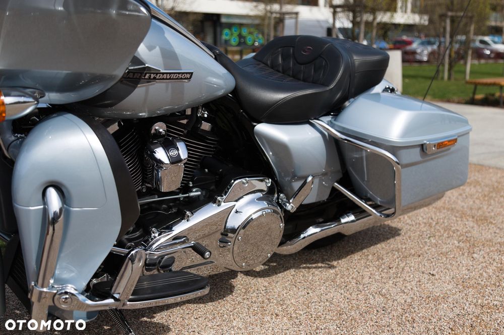 Harley-Davidson Touring Road Glide - 16