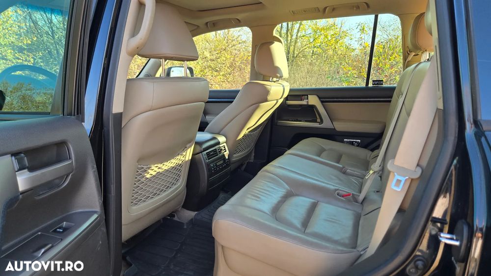 Toyota Land Cruiser V8 4.5 Aut Luxury - 6