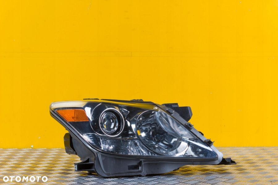 LEXUS LX LX570 2008- REFLEKTOR LAMPA ZWYKŁA SOCZEWKOWA R USA - 1