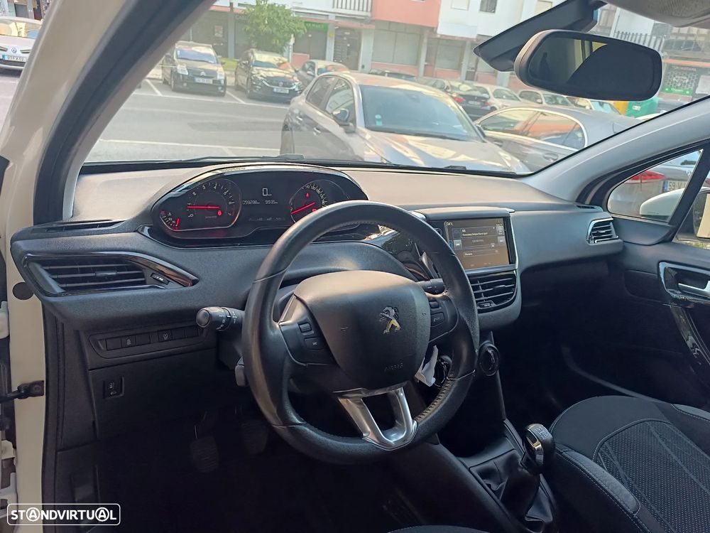 Peugeot 208 1.2 VTi SE Style - 7