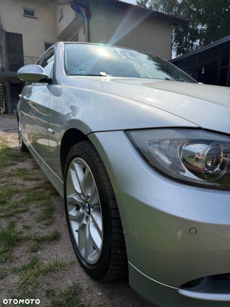 BMW Seria 3 318i - 4
