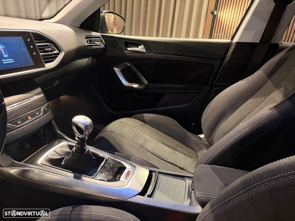 Peugeot 308 SW HDi FAP 150 Allure - 16