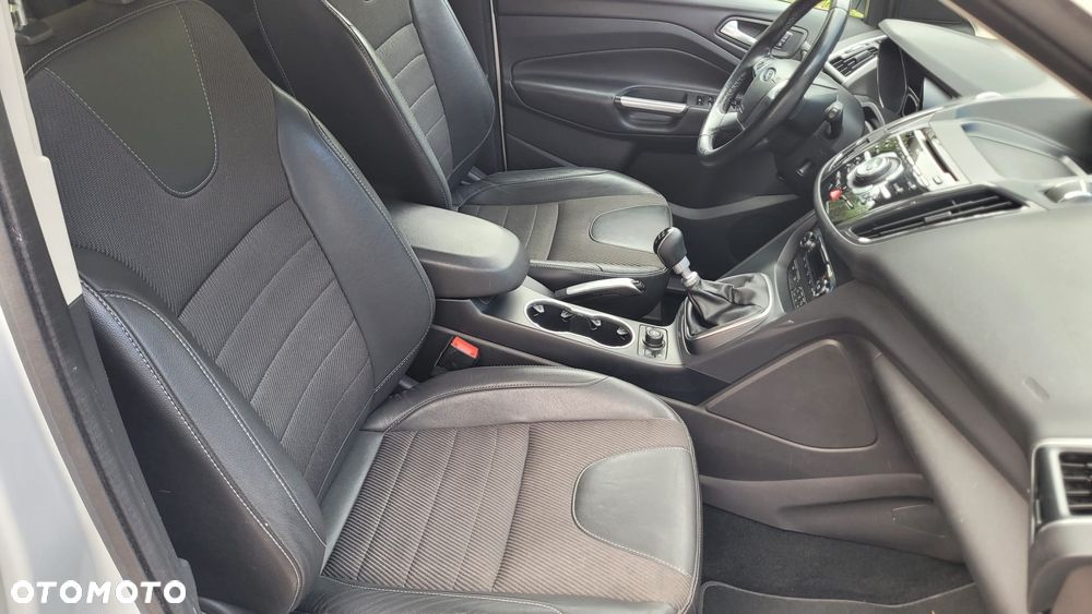 Ford Kuga 2.0 TDCi 2x4 Titanium - 37