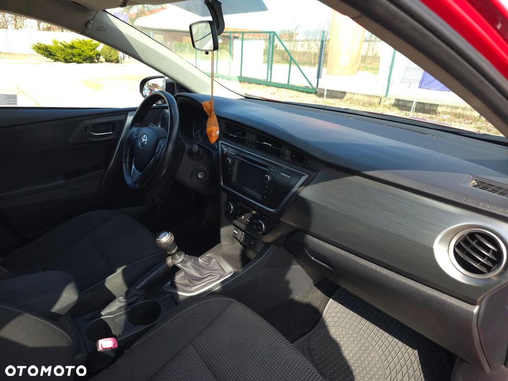 Toyota Auris 1.6 Premium + - 13