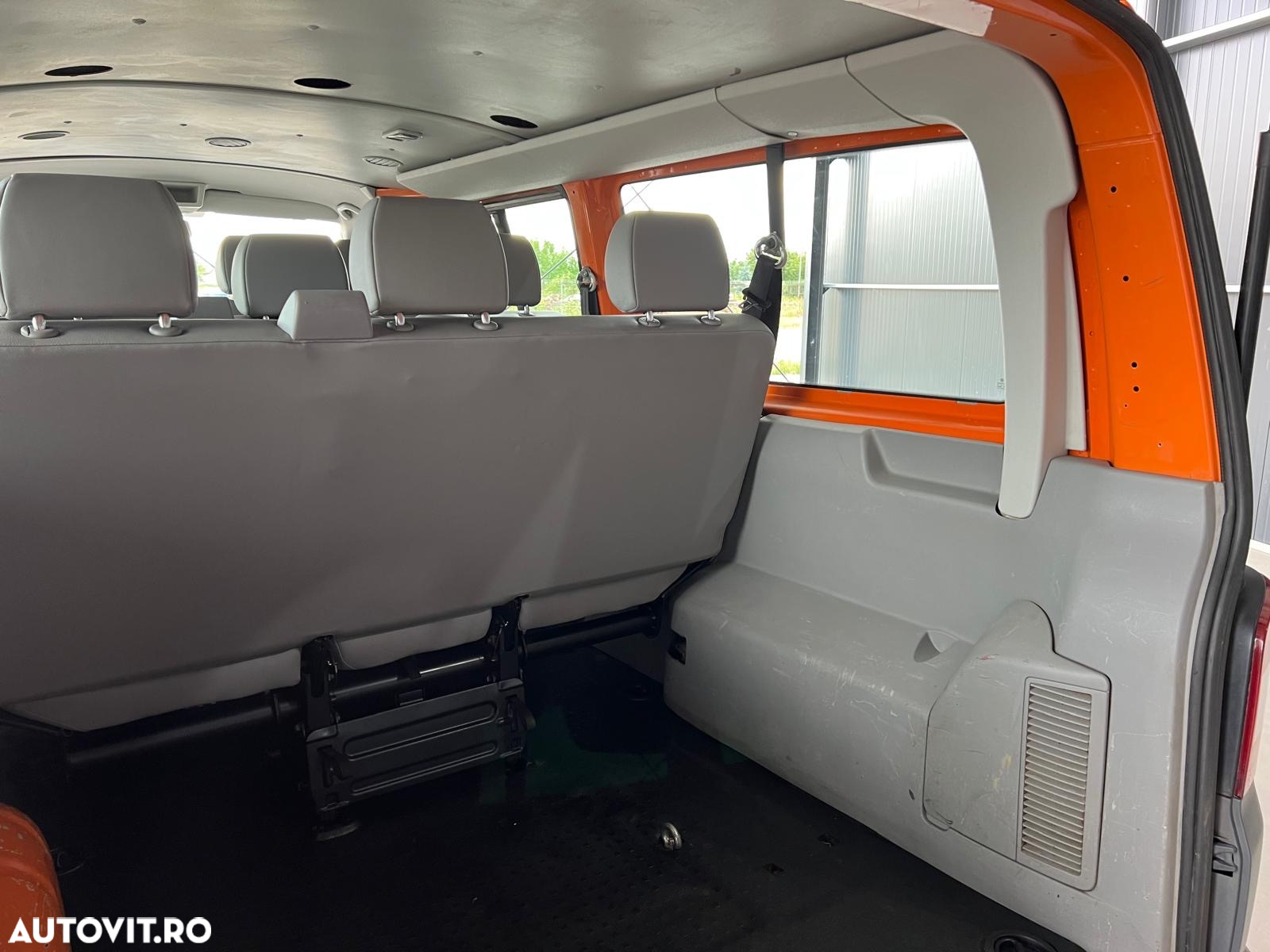 Volkswagen Transporter - 8