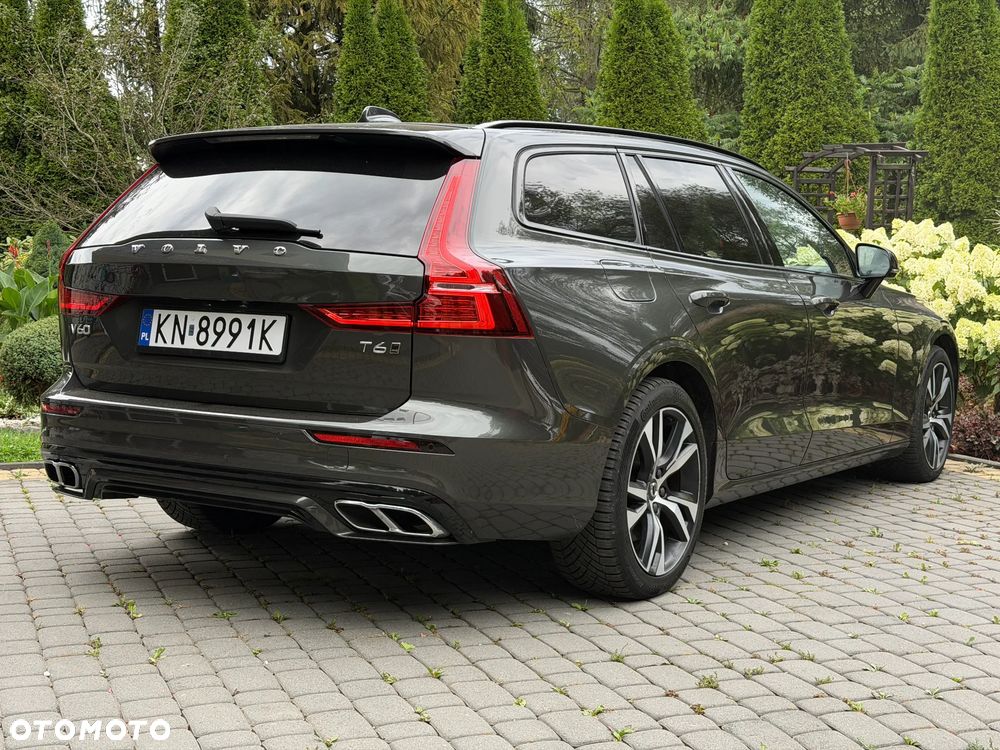 Volvo V60 T6 AWD Geartronic R-Design - 11