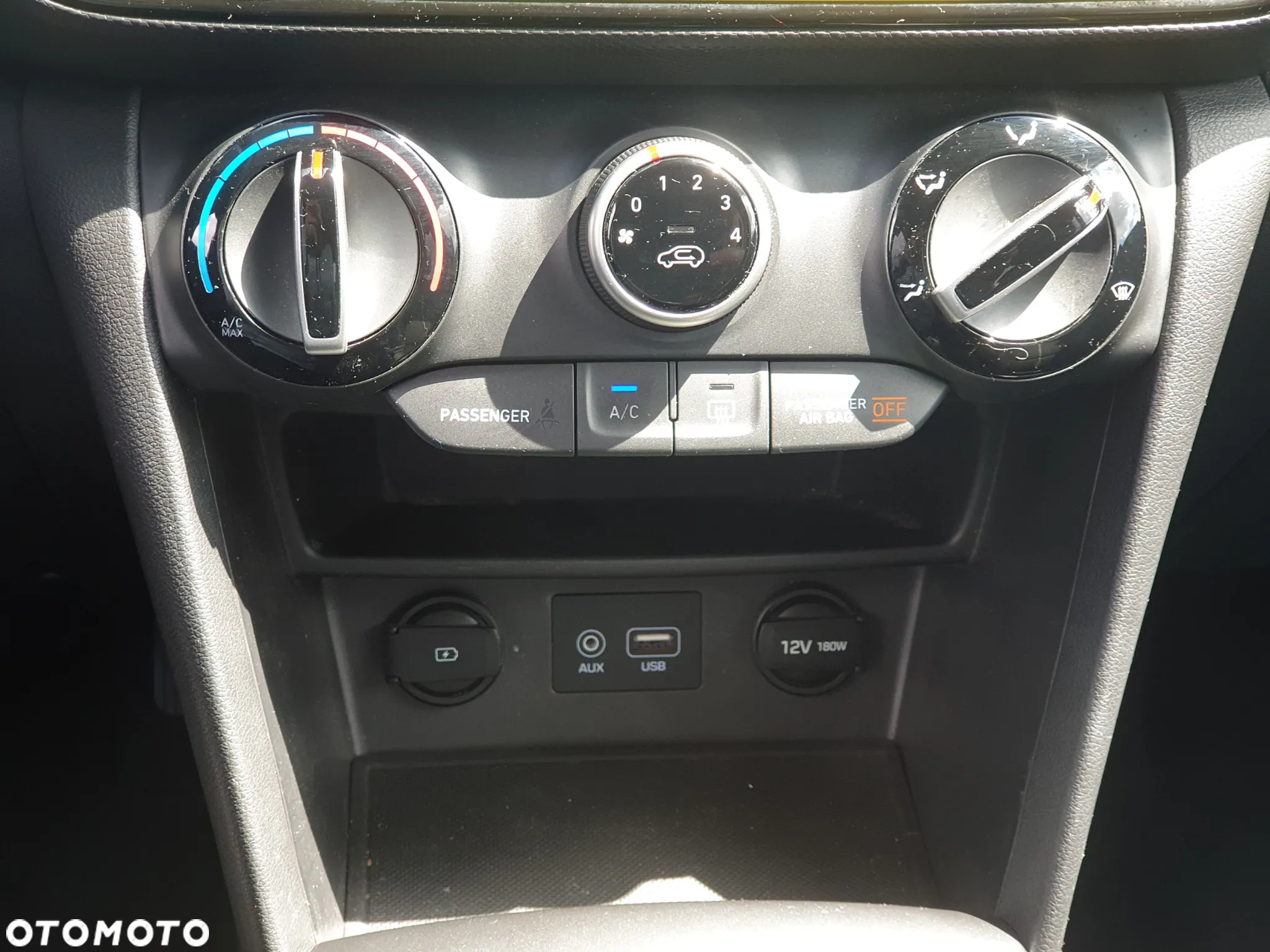 Hyundai Kona - 21