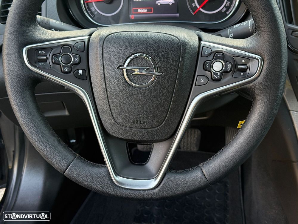 Opel Insignia Sports Tourer - 12