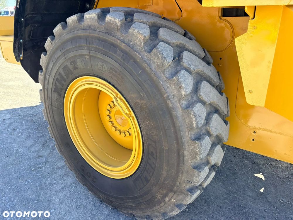 Caterpillar 930M - 36