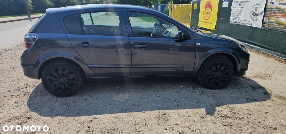 Opel Astra 1.9 CDTI DPF Cosmo - 2
