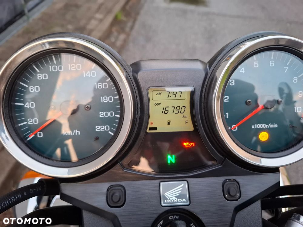 Honda CB - 8