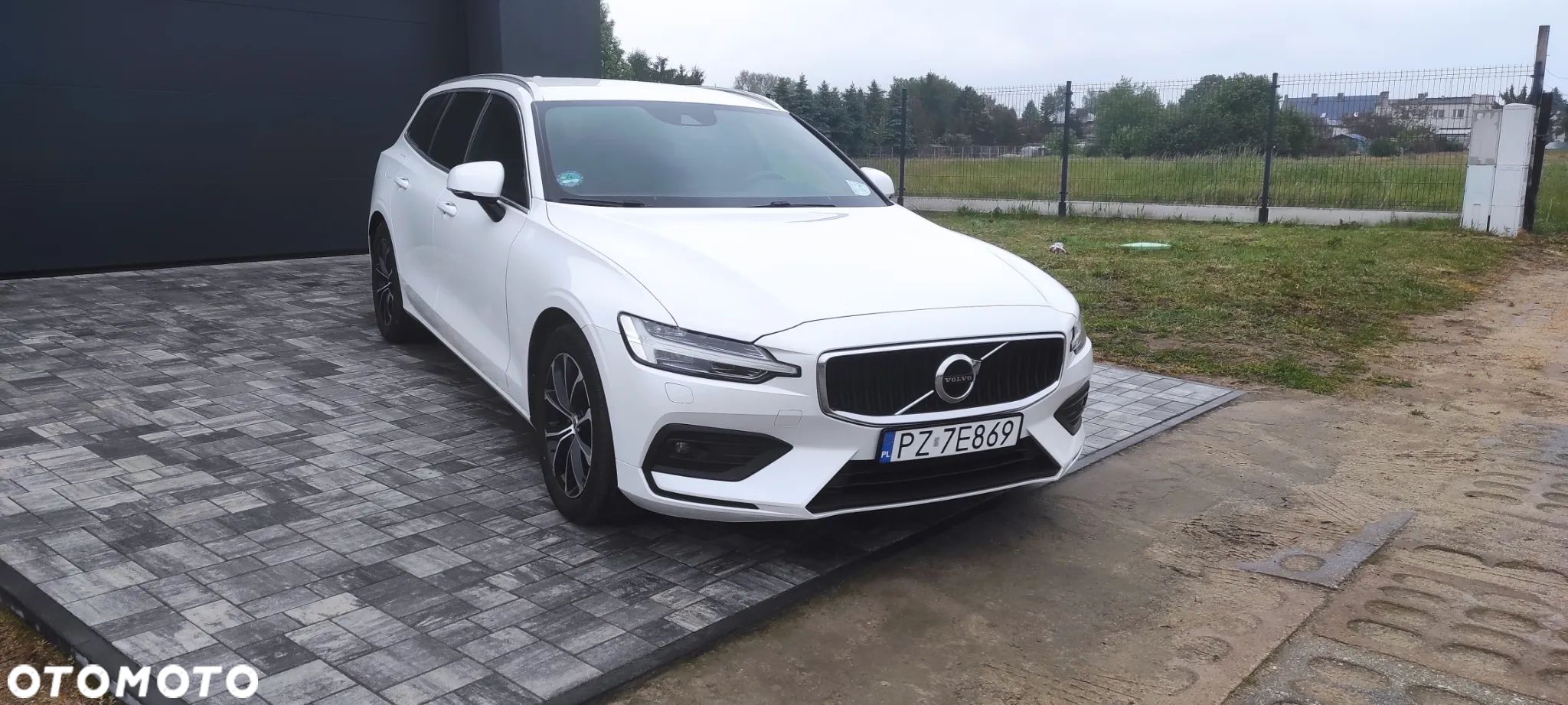 Volvo V60 D4 AWD Geartronic Momentum Pro - 1