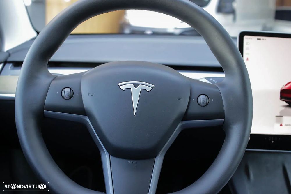 Tesla Model Y RWD - 12