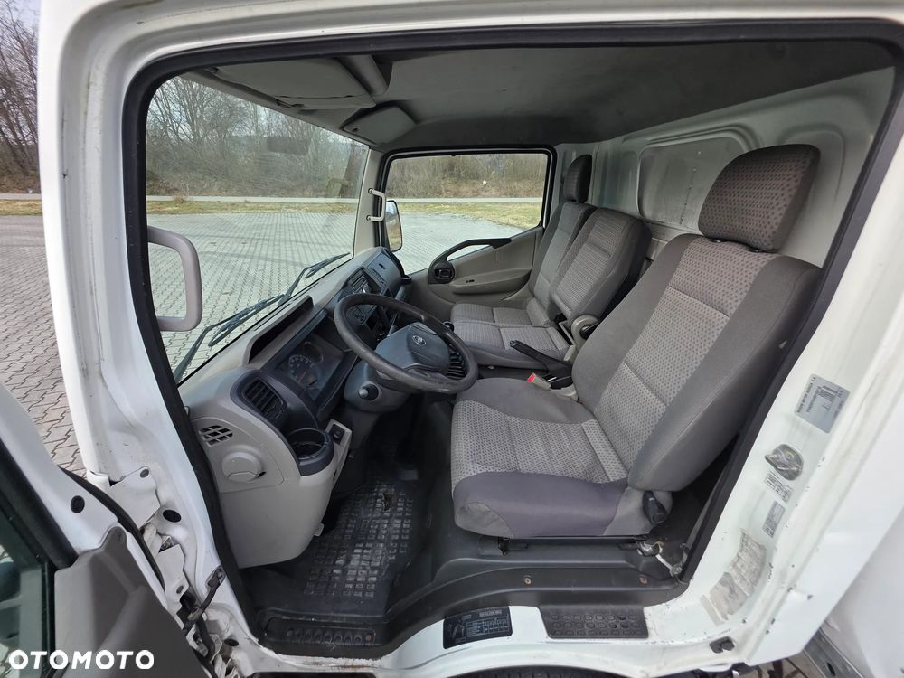 Nissan Cabstar 35.13 Kontener 4.40 M + Winda 1000KG ! Bez Korozji  ! Z Włoch  ! - 7