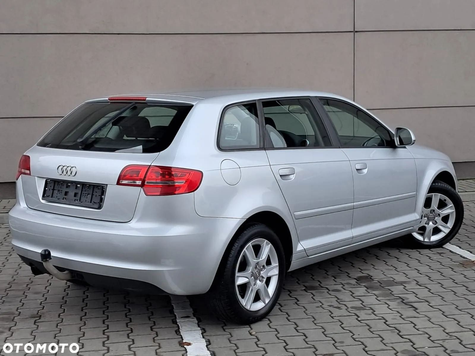 Audi A3 1.6 Attraction - 11