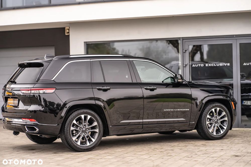 Jeep Grand Cherokee - 23