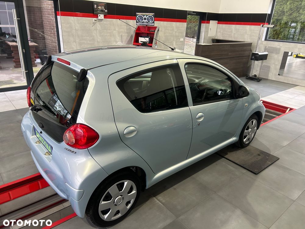 Toyota Aygo City - 10