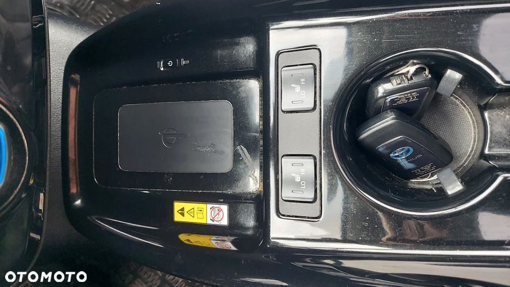 Toyota Prius Hybrid Executive - 14