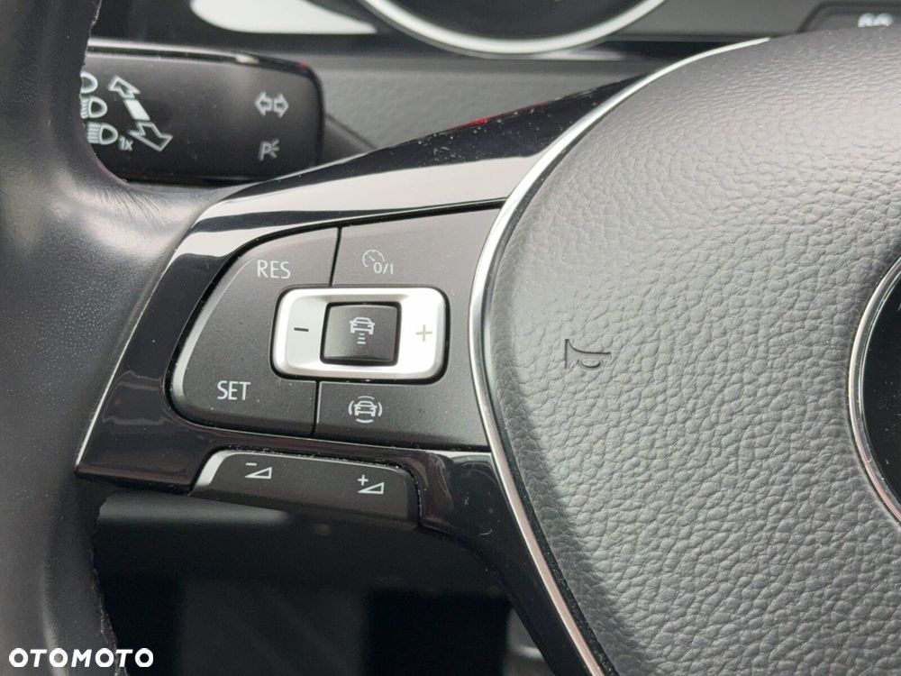 Volkswagen Golf 1.5 TSI BMT Highline - 18