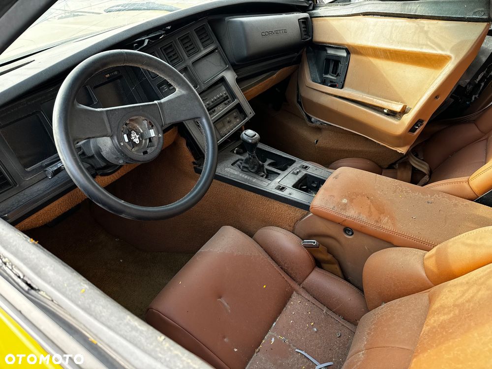 Chevrolet Corvette - 3