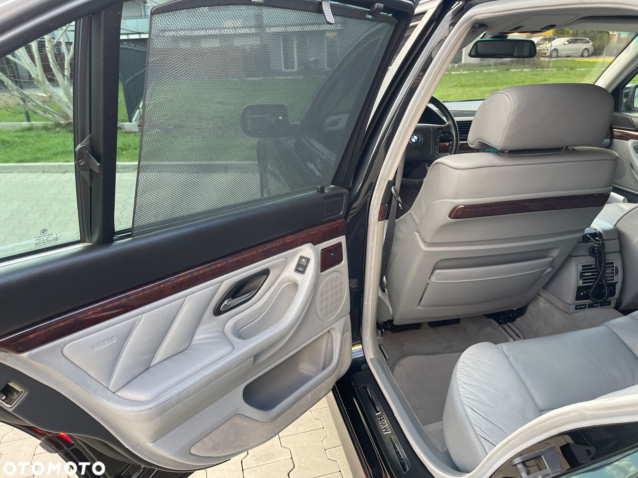 BMW Seria 7 750i - 10