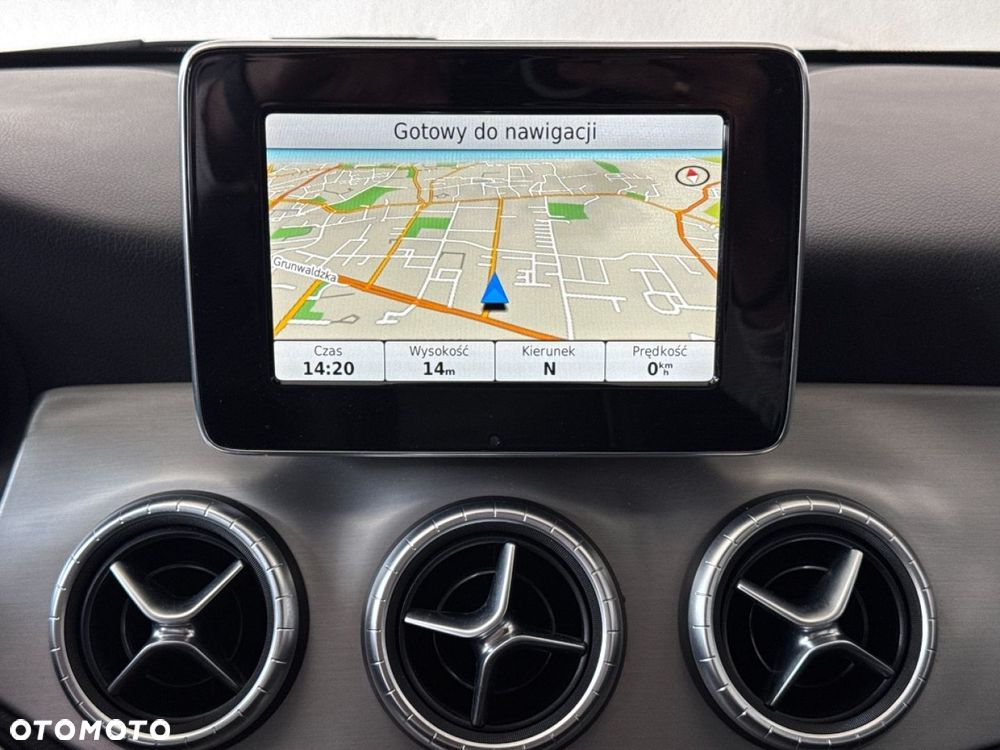 Mercedes-Benz CLA 180 AMG Line - 29