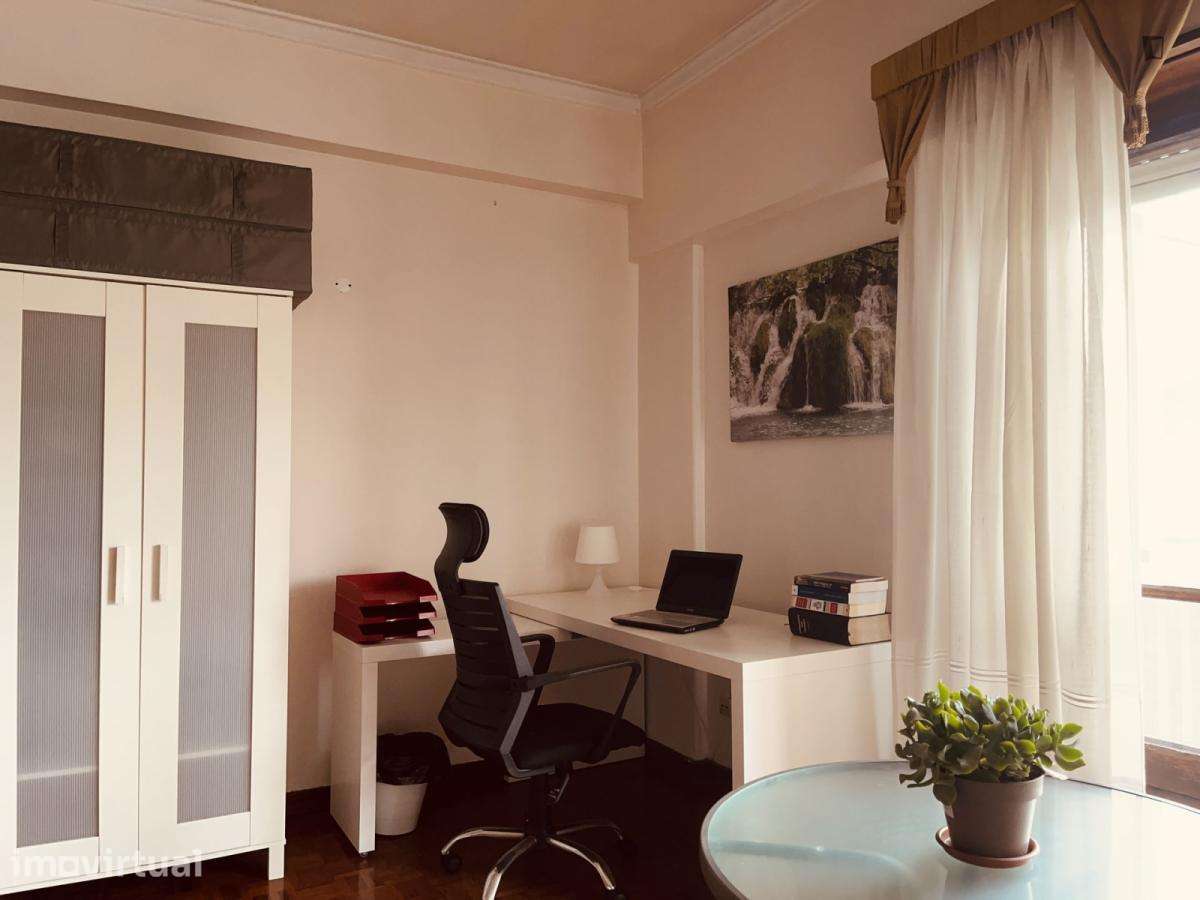 Quarto - localizado em Benfica Lisbon - Grande imagem: 2/20