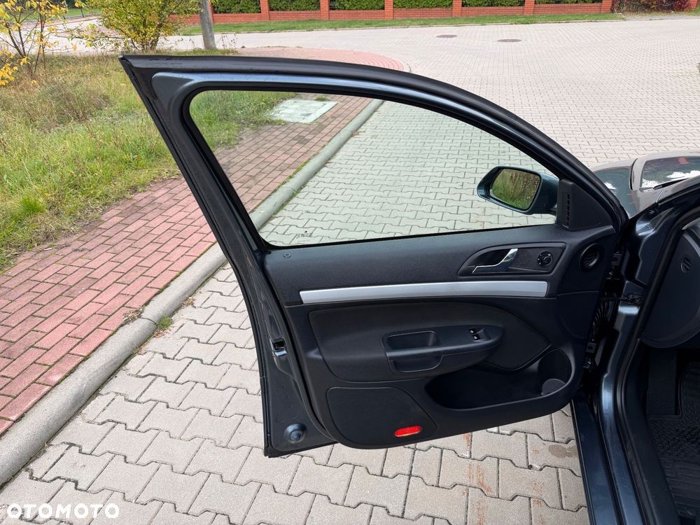 Skoda Octavia 1.6 Combi Ambiente - 32