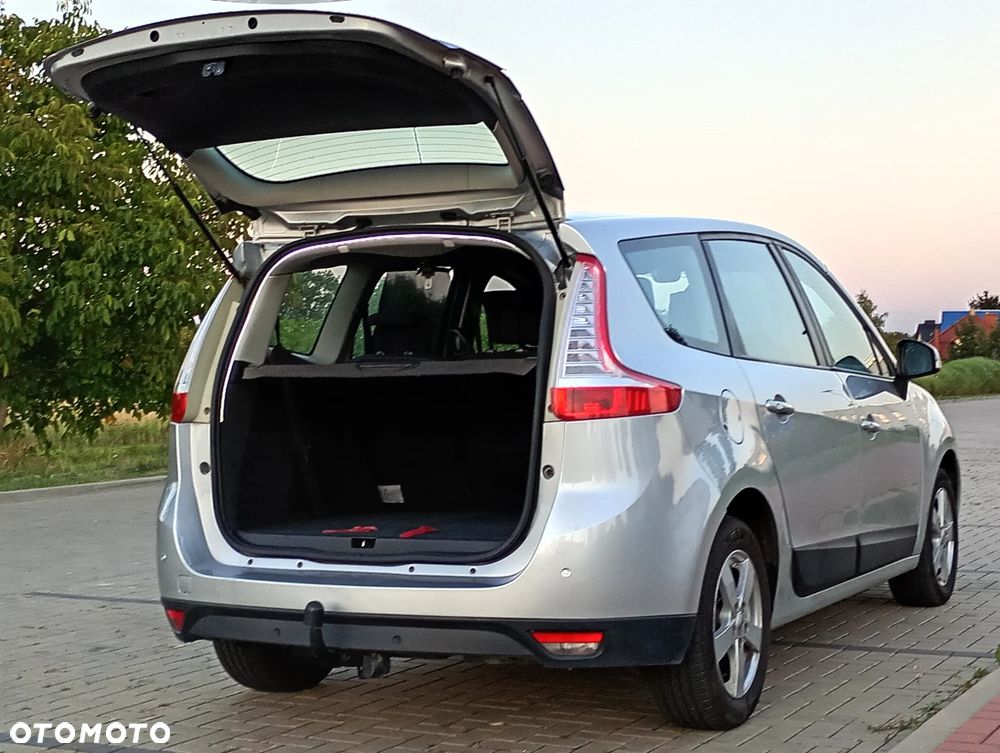 Renault Grand Scenic - 21