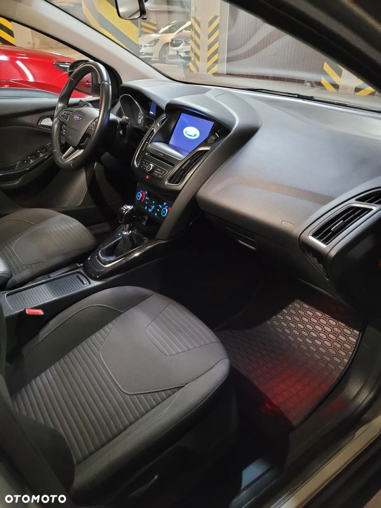 Ford Focus 1.5 EcoBoost Titanium ASS - 9