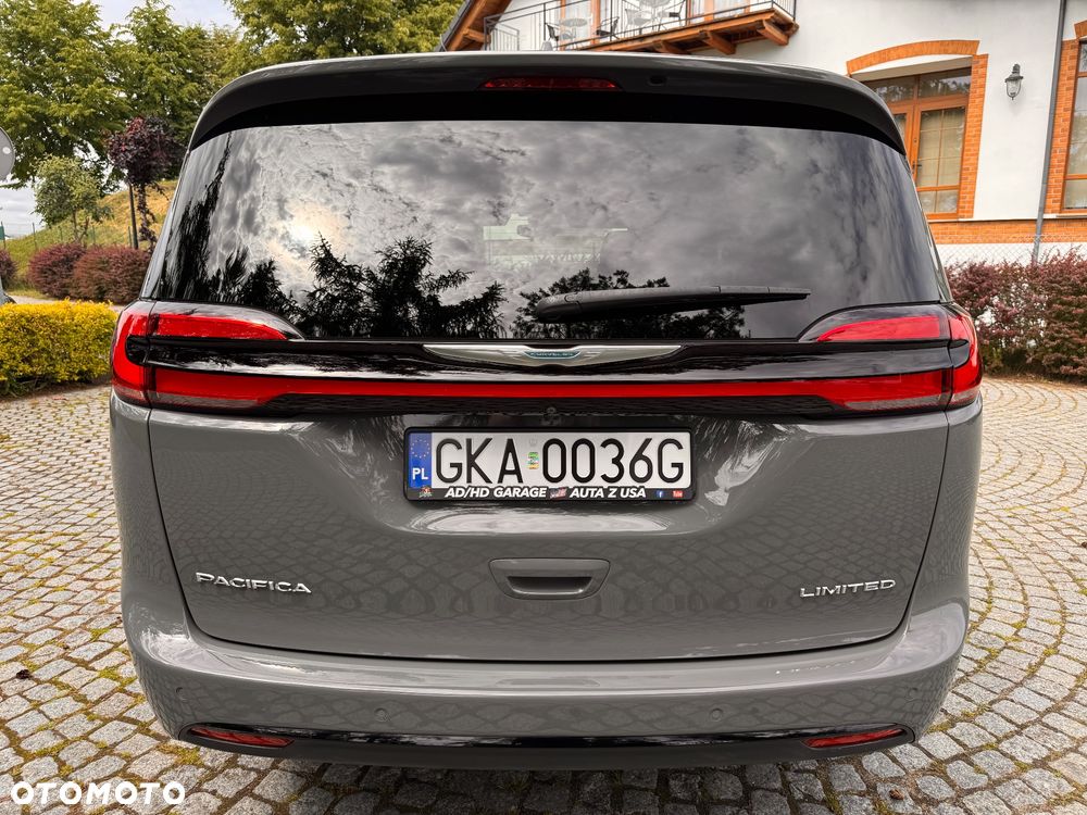Chrysler Pacifica - 12