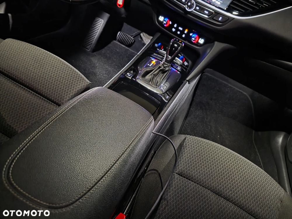 Opel Insignia - 10