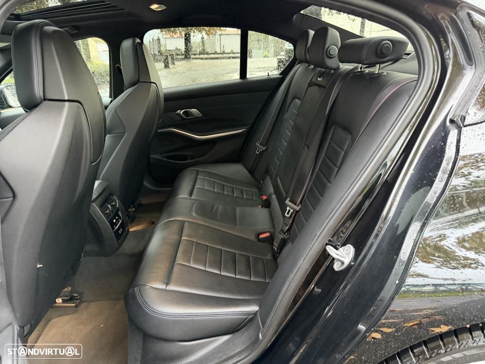 BMW 330 e Pack 50 anos M Auto - 27