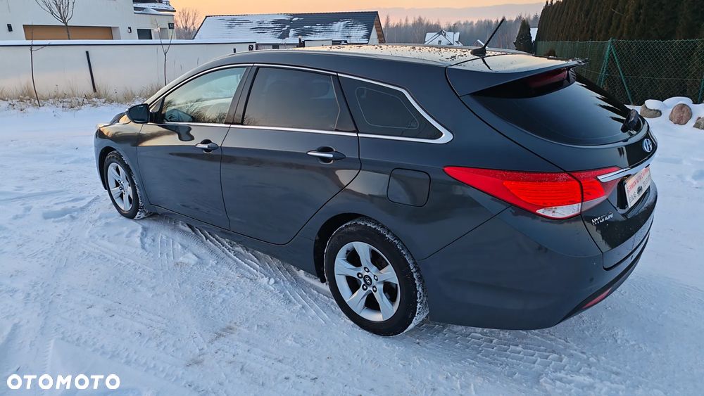 Hyundai i40 Kombi blue 1.6 Family+ - 23