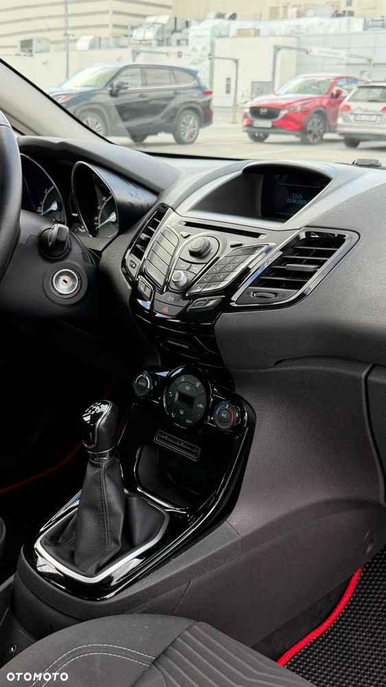 Ford Fiesta 1.0 EcoBoost Gold X - 25